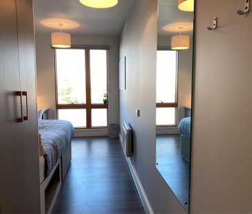 1 bedroom in a flat share to rent - Photo 4