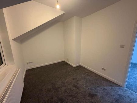 South Norwood Hill, London, SE25 - Photo 3