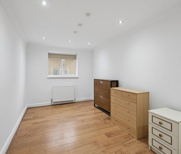 4 bedroom townhouse to rent in Mercator Place, nr Canary Wharf E14 - Photo 6