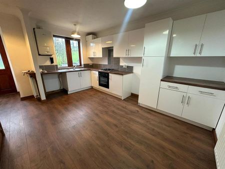 2 bedroom semi-detached house to rent - Photo 3