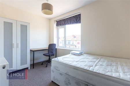 4 bedroom end of terrace house to rent - Photo 4