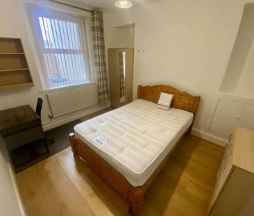 4 bedroom house to rent - Photo 1