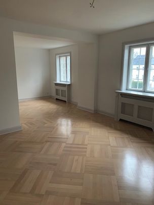 Indbydende villalejlighed med tagterrasse og adgang til fælles have! - Foto 1