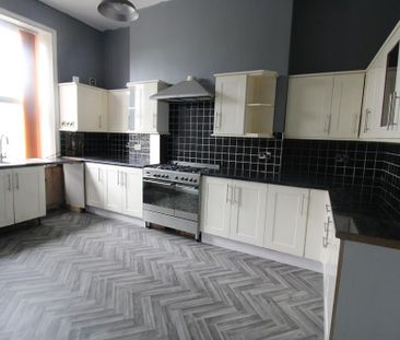 3 bedroom apartment to rent - Photo 3
