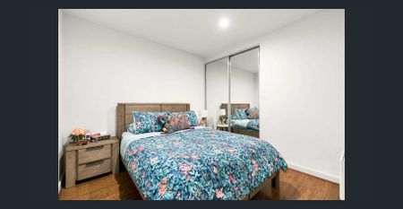 Modern One-Bedroom Apartment with Private Backyard - Photo 3