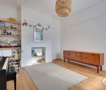 5 bedroom semi-detached house to rent - Photo 3