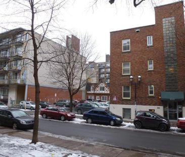 GHETTO MCGILL- STUDIO RENOVÉ & MEUBLÉ- EMPLACEMENT EXCEPTIONNEL - Photo 1