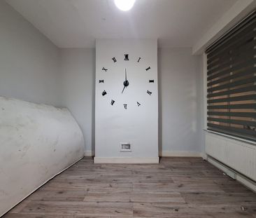 4 Bed Terraced House, Rosebery Avenue, N17 - Photo 3