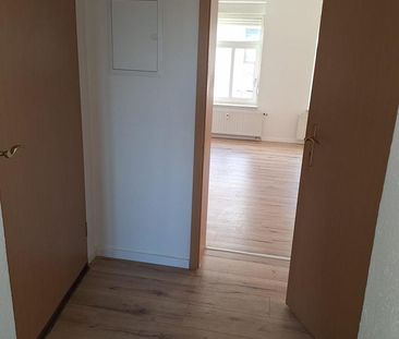 Schöne, komfortable 2-Raum-Wohnung mit Balkon in Oelsnitz/Vogtland - Photo 3