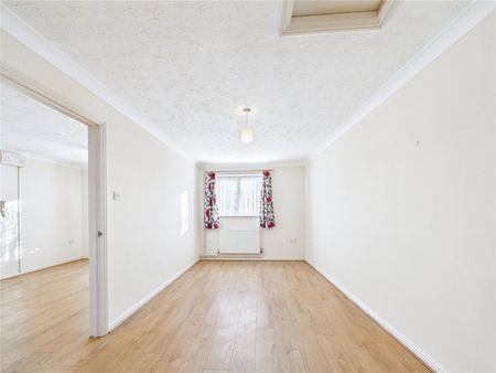 The Drift, Martlesham Heath, Ipswich, Suffolk, IP5 3PL - Photo 5