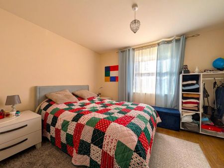 2 bedroom flat to rent - Photo 2