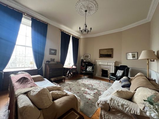 2 Bed Flat, Edinburgh, EH1 - Photo 1