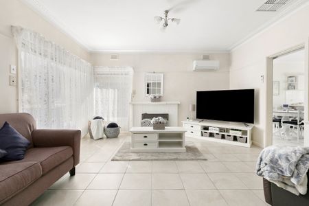 Three-Bedroom Family Retreat - Photo 2