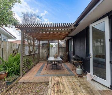 Stunning central family home - Photo 3