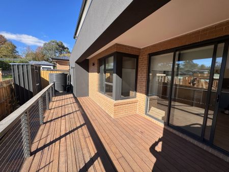 Brand New Luxury Living in the Heart of Mount Evelyn - Photo 4
