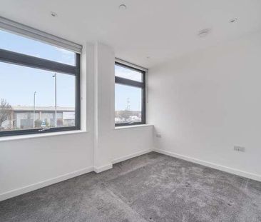 London Road, Staines-upon-thames, TW18 - Photo 5