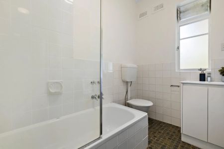 Timeless Grace in Botanic Gardens Precinct! - Photo 4