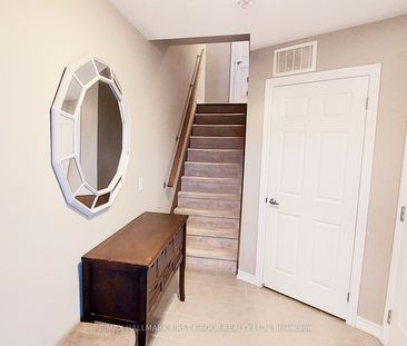 Townhouse For Lease | E8140066 - Photo 4