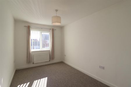 3 bedroom semi-detached house to rent - Photo 4