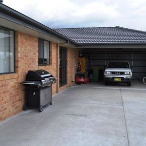 Family Home in Quiet Thurgoona Location - Photo 2