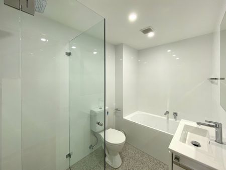 Perfectly Positioned Renovated Apartment! - Photo 5