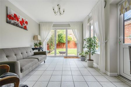 4 bedroom detached house to rent - Photo 4