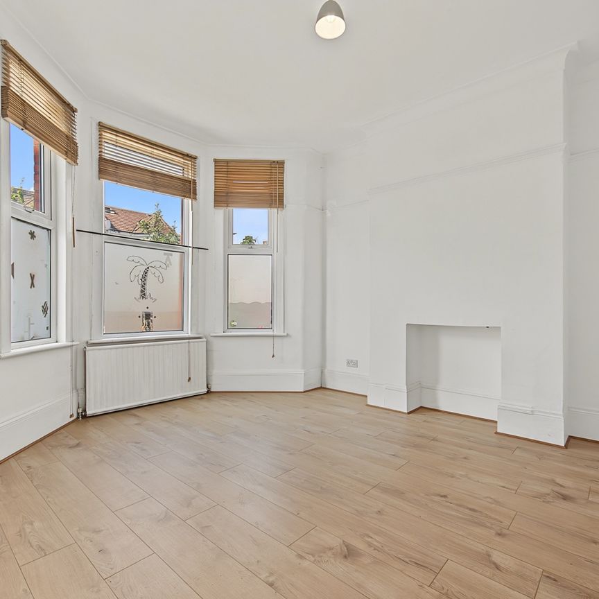 4 Bed Terraced House, Cobham Road, N22 - Photo 1