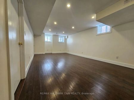 47 LAKE Crescent #Lower - Photo 5