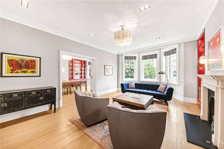 An immaculate 2nd floor flat with lift and 24 hour concierge. - Photo 5