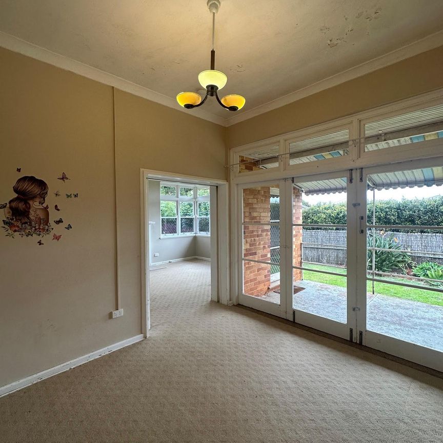 Lovely Brick Home on Corner Block – Great Shed! - Photo 1