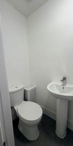 Room in a Shared House, Hunters Road, B19 - Photo 3