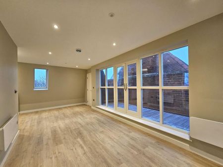 3 bedroom flat to rent - Photo 4