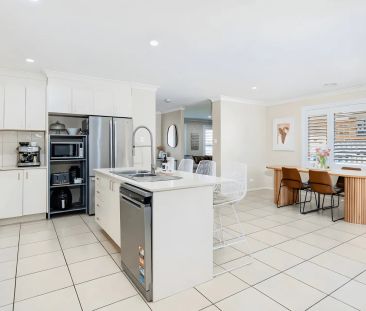 Spacious Family Home with Double Shed - Photo 2