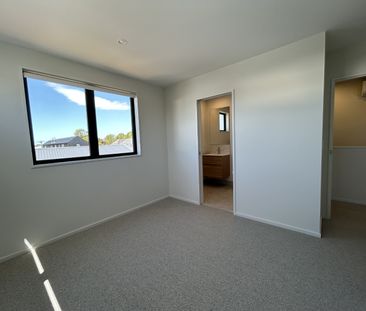 527 Hereford Street, Linwood - Photo 4