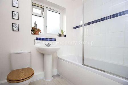 The Limes, Brentwood, CM13 - Photo 2