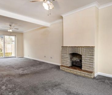 3 bedroom semi-detached house to rent - Photo 2