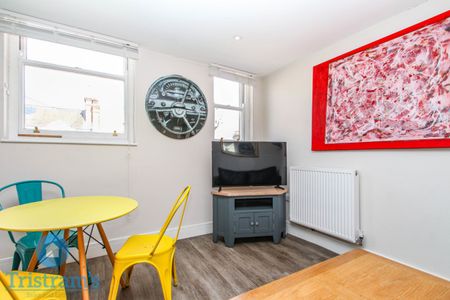 3 bed Apartment for Rent - Photo 3