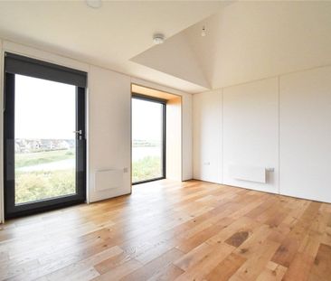 Well presented 4 bedroom semi-detached house situated within the gr... - Photo 2