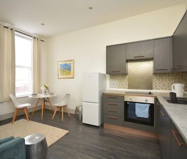 2 bedroom flat to rent - Photo 6