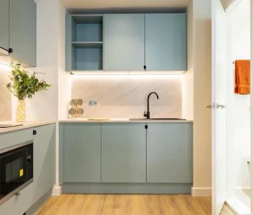 Silver Townhouse - Photo 4