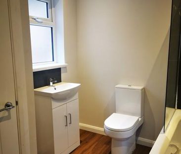 105 Ballygomartin Road, Belfast, BT13 3LB - Photo 1