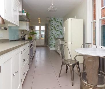 4 bedroom terraced house to rent - Photo 2