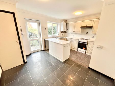 Goya Rise, Shoeburyness, Southend-on-Sea, Essex, SS3 9TE - Photo 5