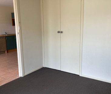 Two bedroom unit close to schools - Photo 6