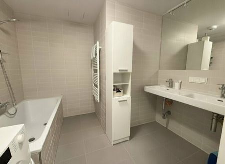 U1 U-Bahn-Station KAGRAN I Loggia I Rooftop POOL I Fitnessraum & Sauna I VIENNA TWENTYTWO Living - Photo 4