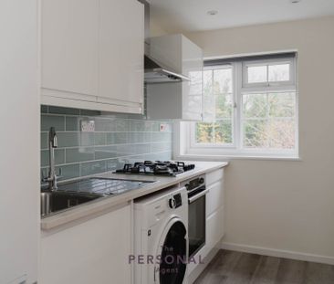 Delaporte Close, Epsom - Photo 1