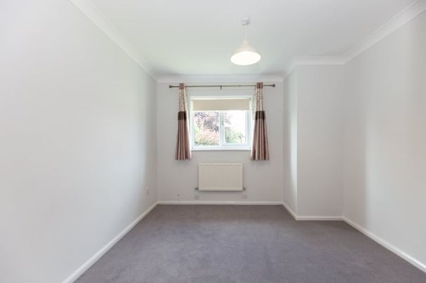 Ravencroft, Bicester - Photo 1