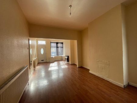 2 Bedroom Mid Terraced House For Rent - Photo 2
