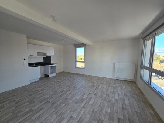 Location Appartement 4 pièces 81m² COLOMBELLES 14460 - Photo 1
