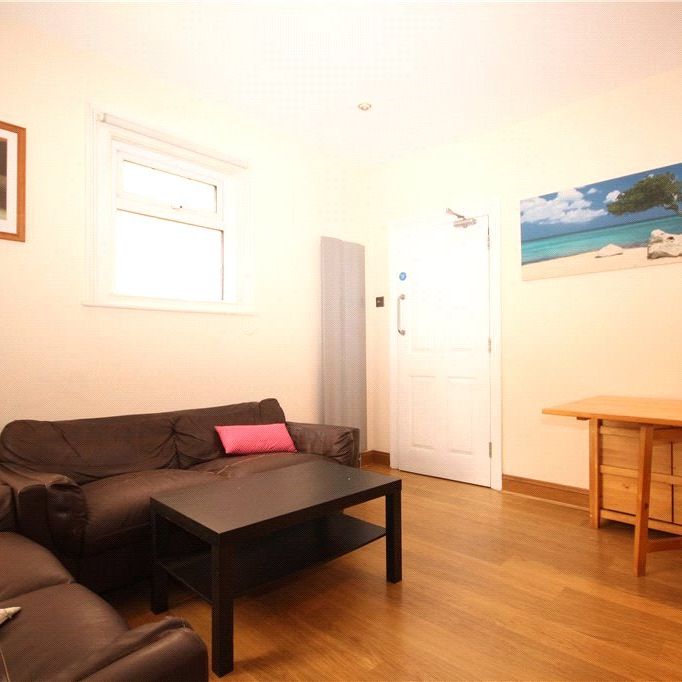 Guildford Park Road, Guildford, Surrey, GU2 7NA - Photo 1